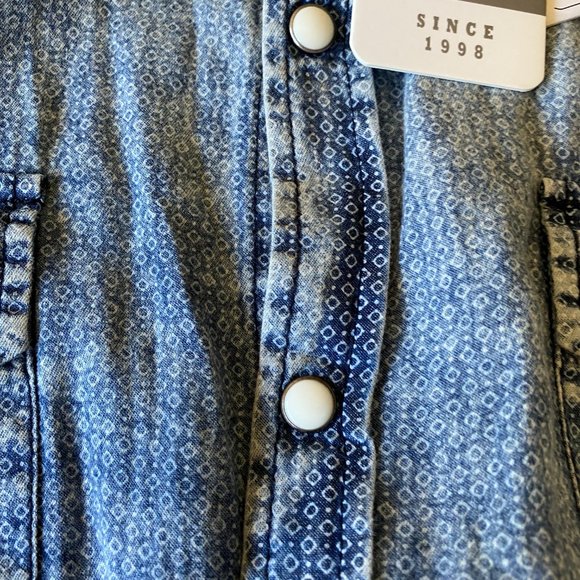 BNWT Men's Denim Shirt - Picture 10 of 11
